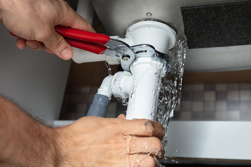HOW TO PREVENT CLOG IN YOUR DRAINS